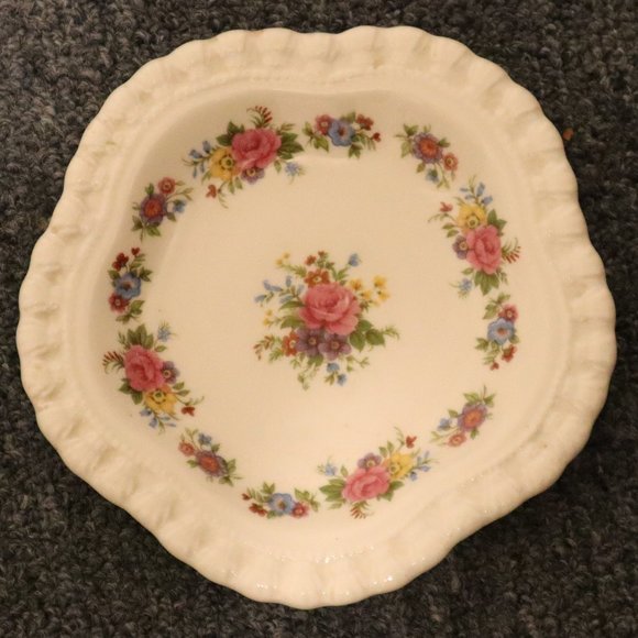 Floral Pentagonal Elizabethan Hand Decorated Fine Bone China England Dish Plate - Picture 2 of 5